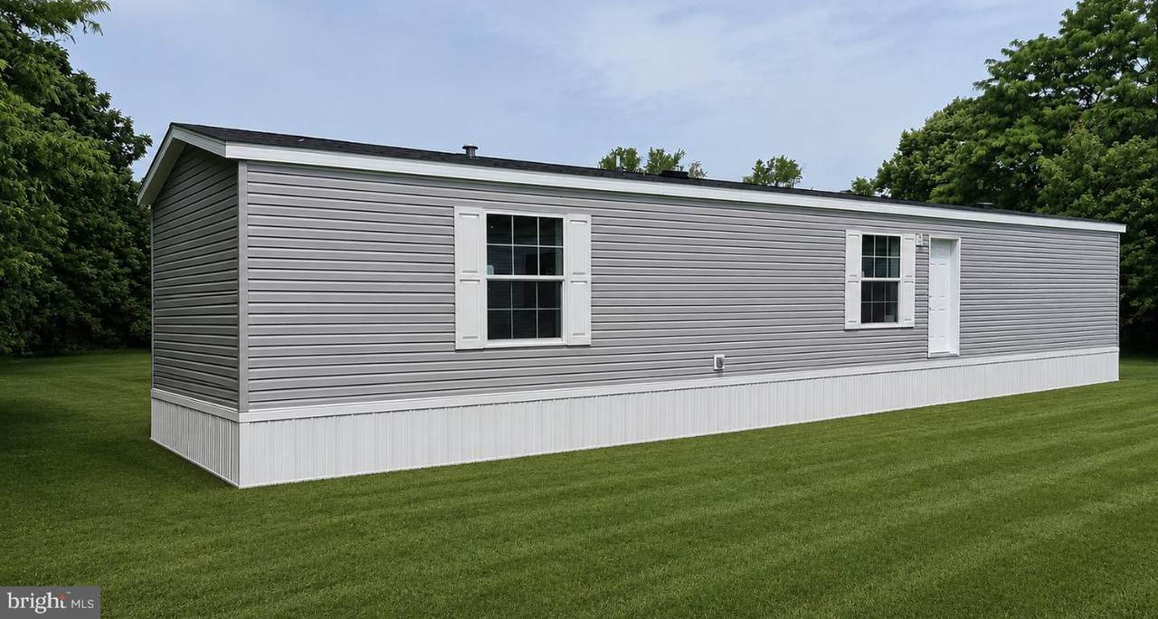 318 Hostetter Boulevard - Photo 1