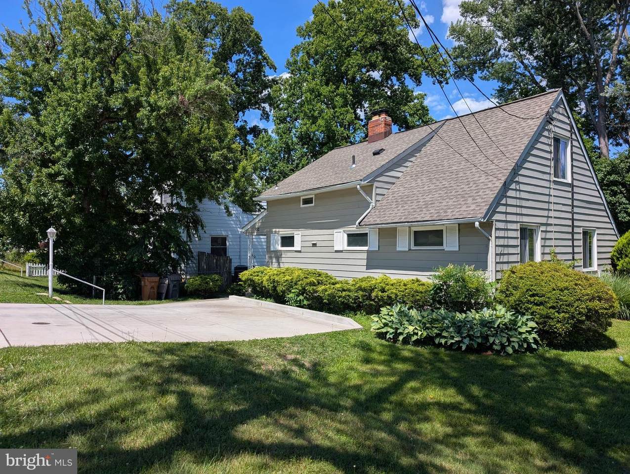 https://bt-photos.global.ssl.fastly.net/brightmls/1280_boomver_2_805031517006-2.jpg