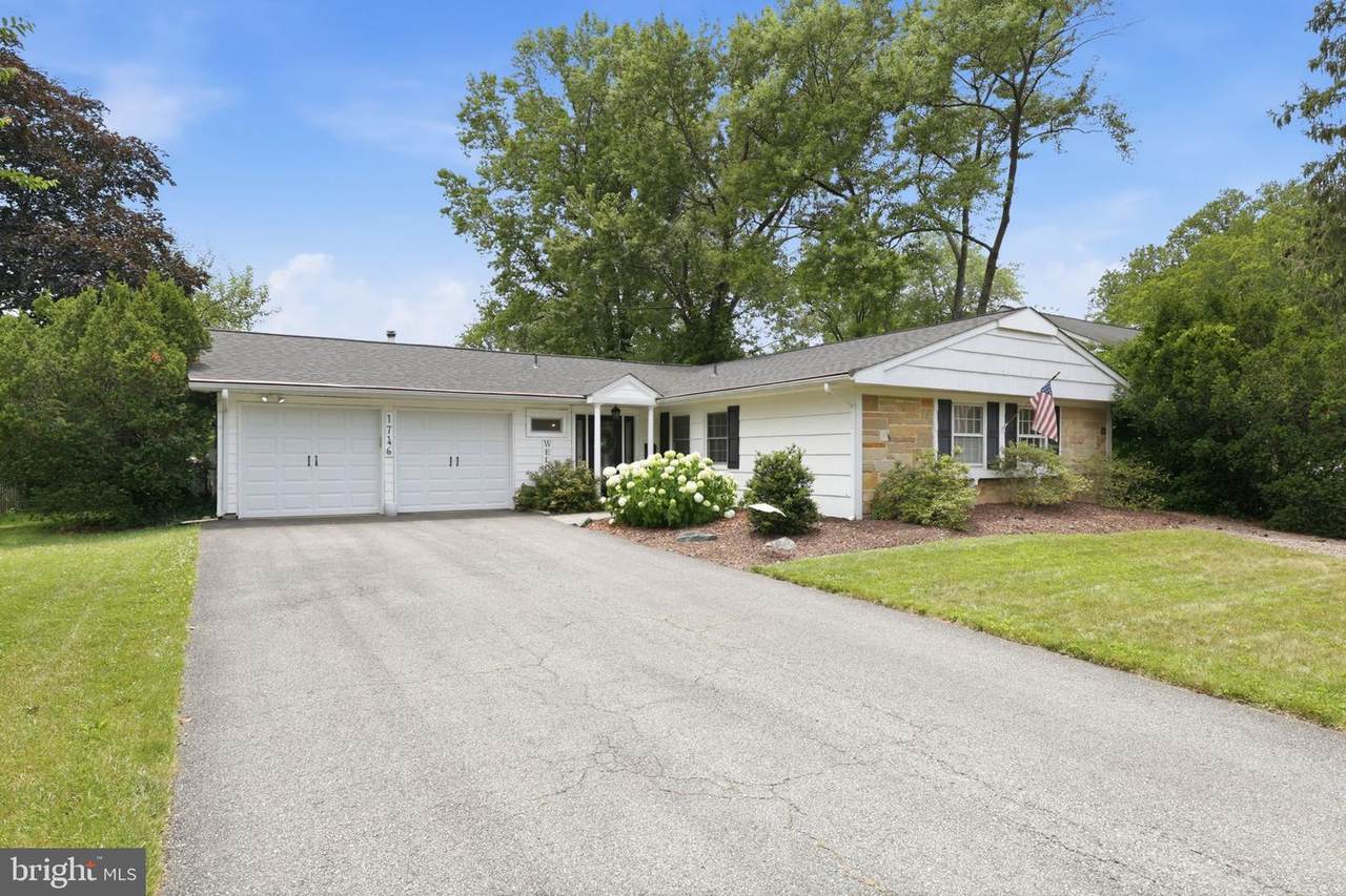 1746 Swinburne Avenue - Photo 1