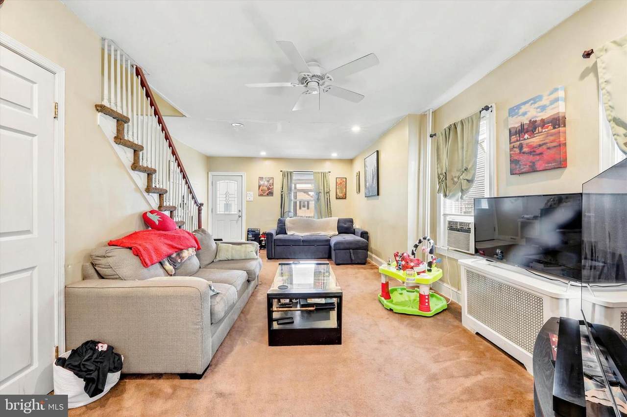 209 Amosland Road - Photo 1