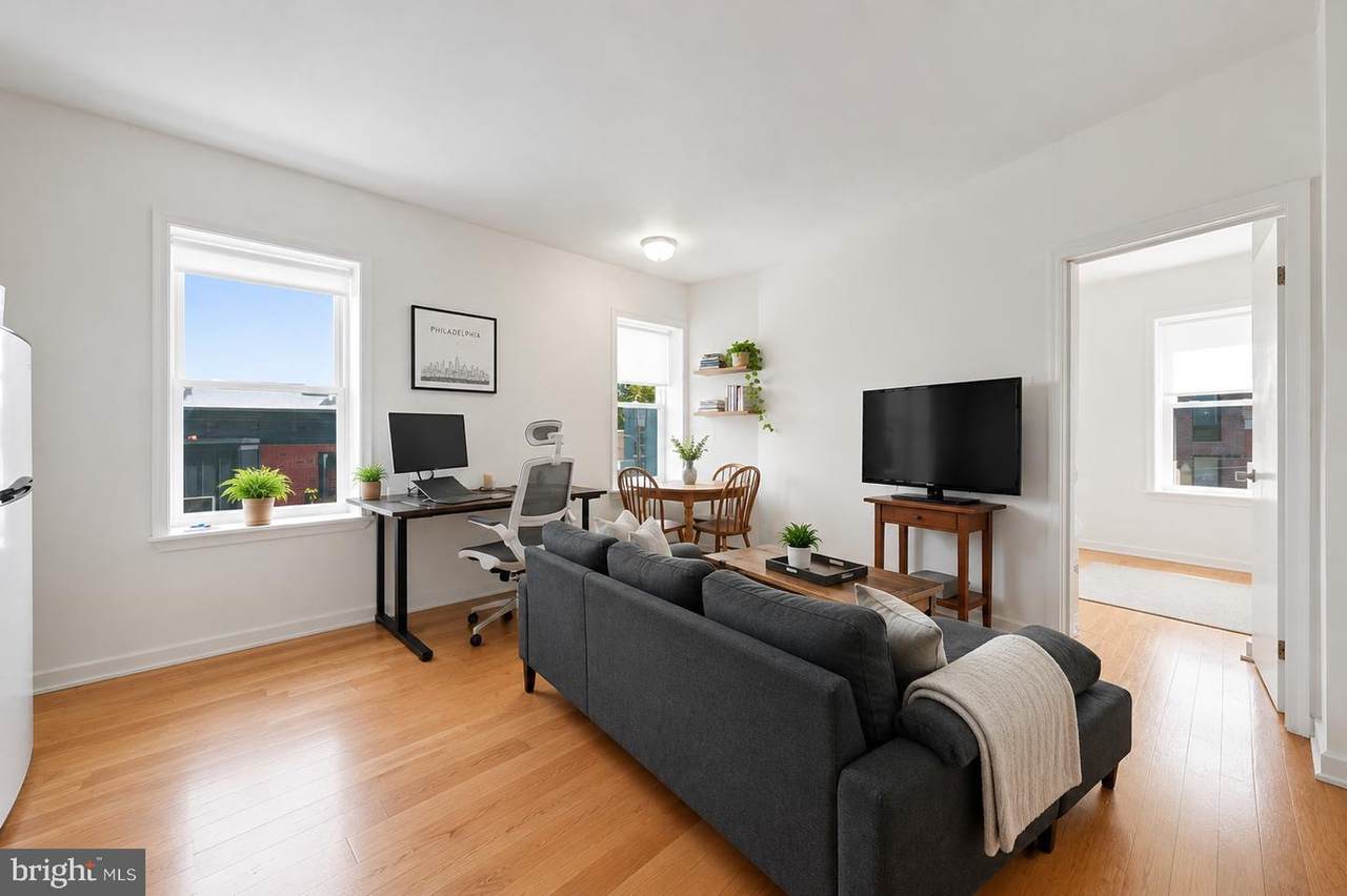 1546 Frankford Avenue - Photo 1