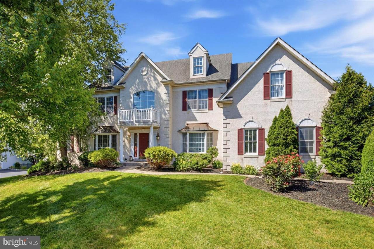 581 Hawthorne Lane - Photo 1