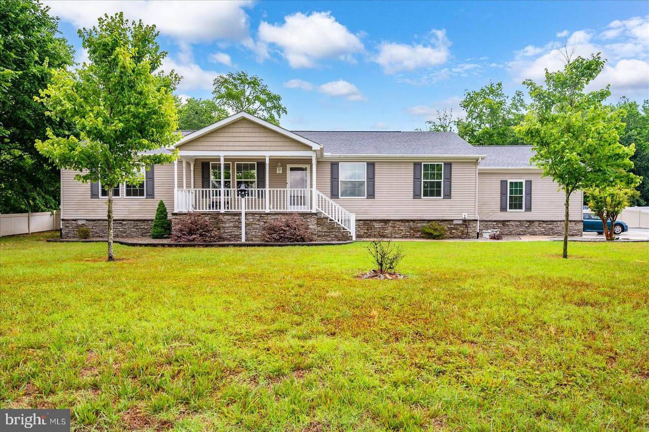 8225 Whitesville Road - Photo 1