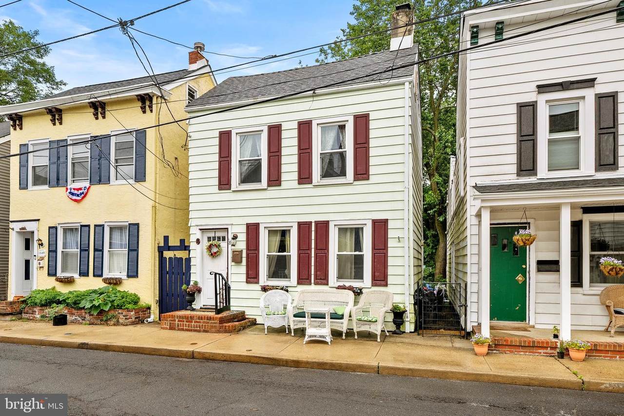 18 Miles Avenue - Photo 1