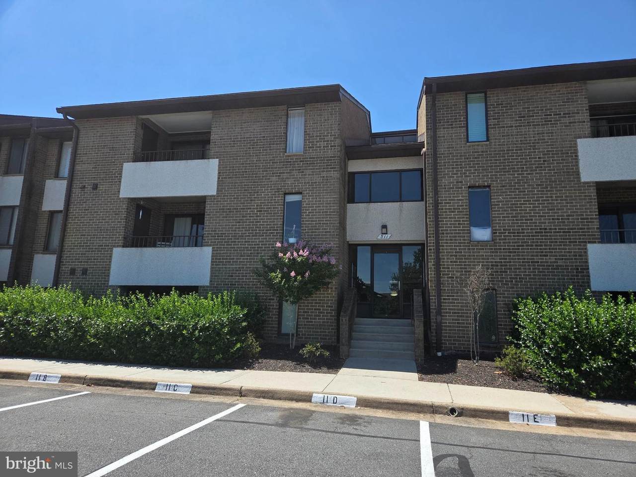511 Florida Avenue - Photo 1