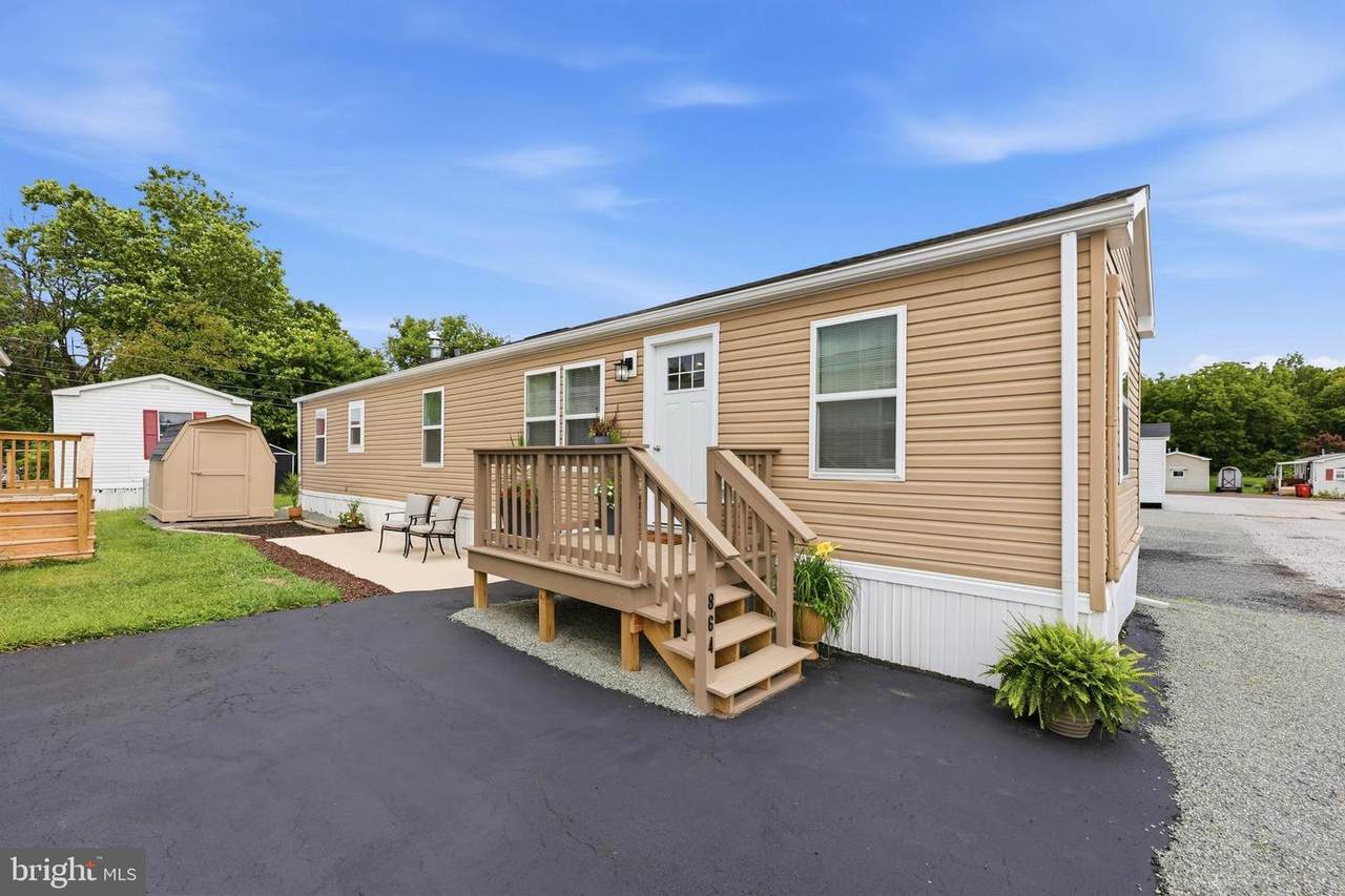 864 Buttonwood Avenue - Photo 1