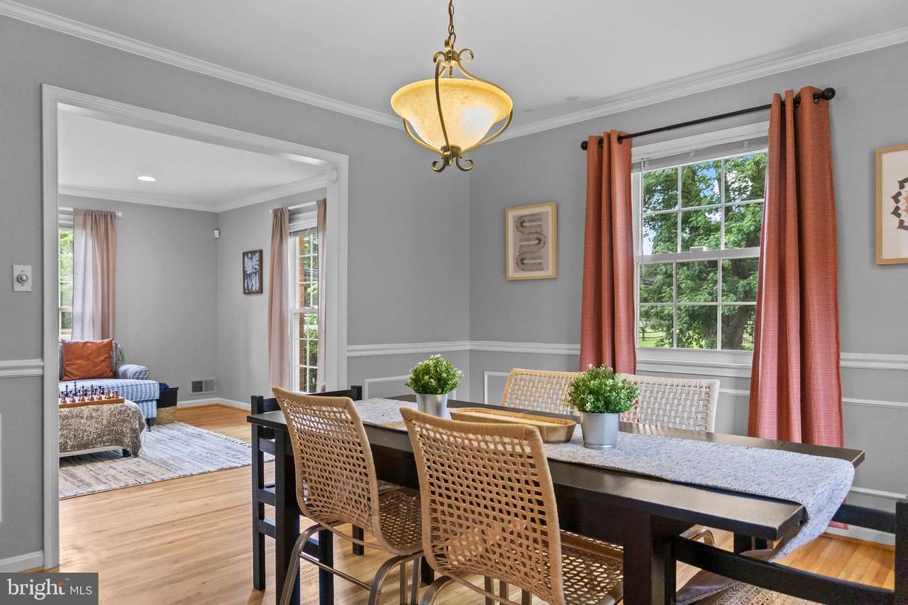 https://bt-photos.global.ssl.fastly.net/brightmls/1280_boomver_2_805051617506-2.jpg
