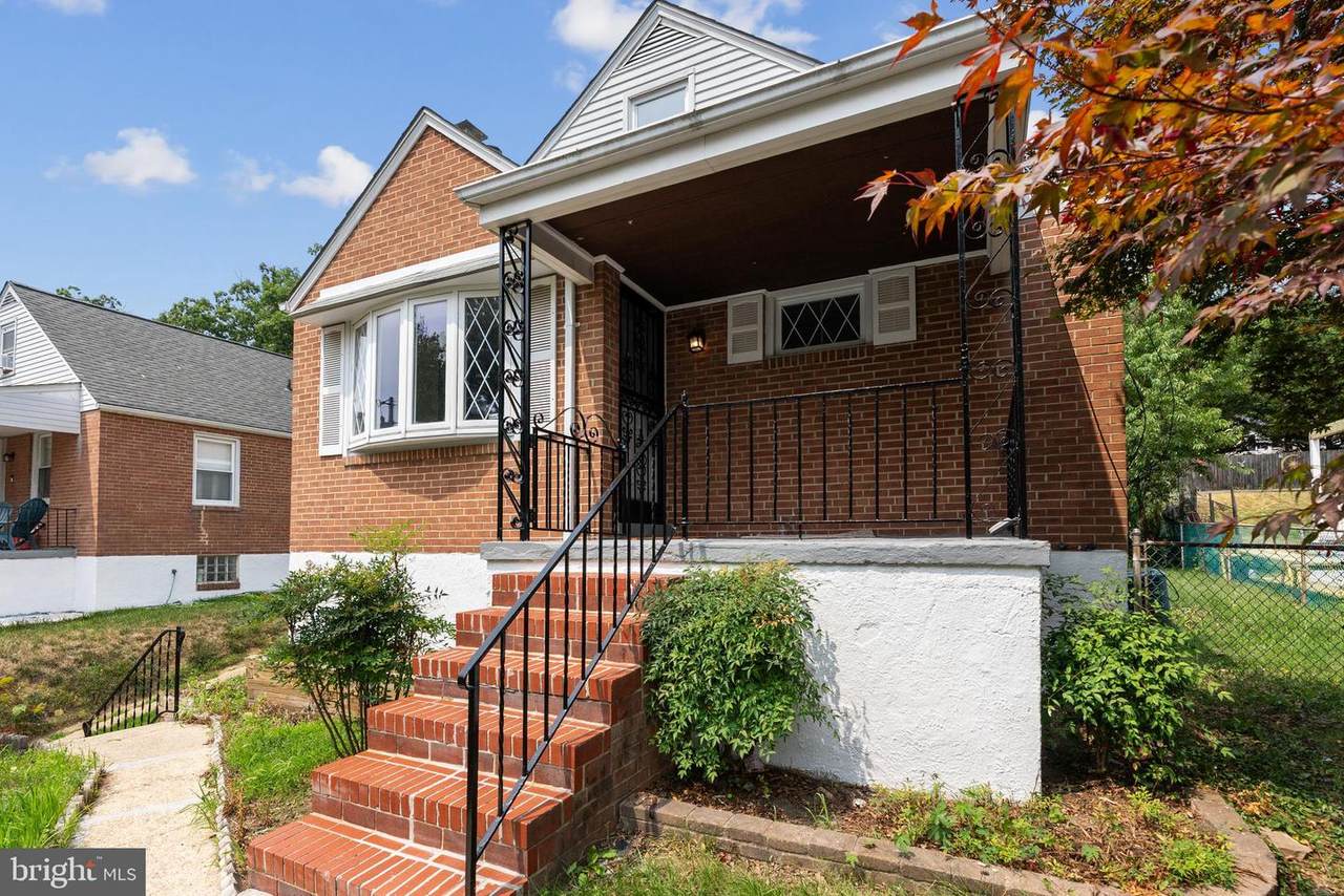 2904 Jomat Avenue - Photo 1
