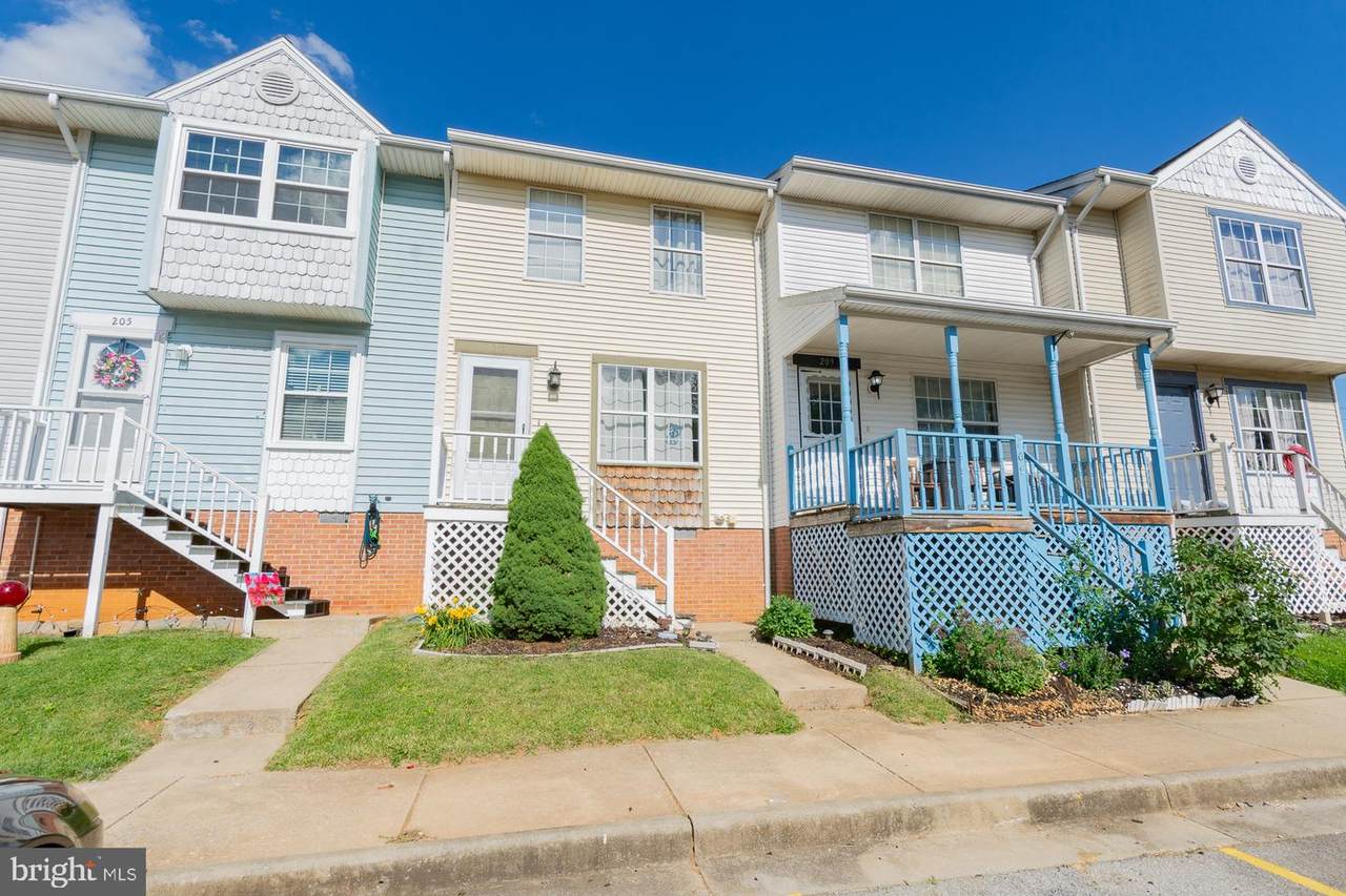 207 Willow Brook Drive - Photo 1