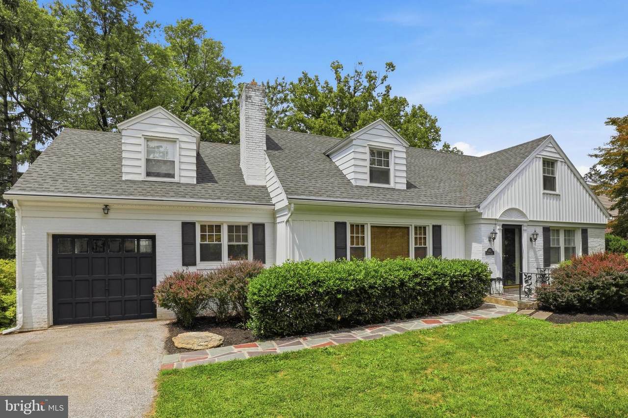983 Brockie Lane - Photo 1