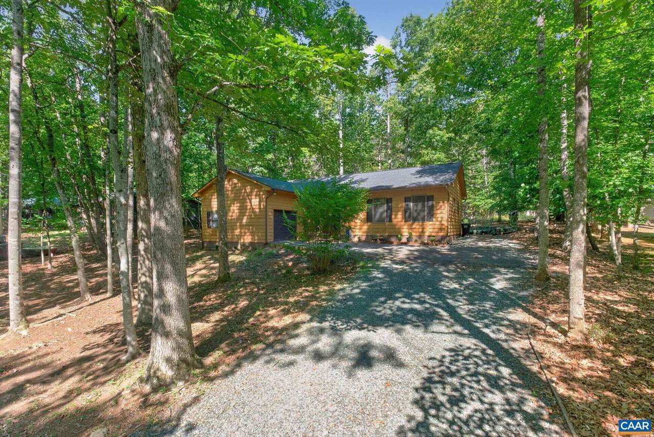 377 Jefferson Dr - Photo 1