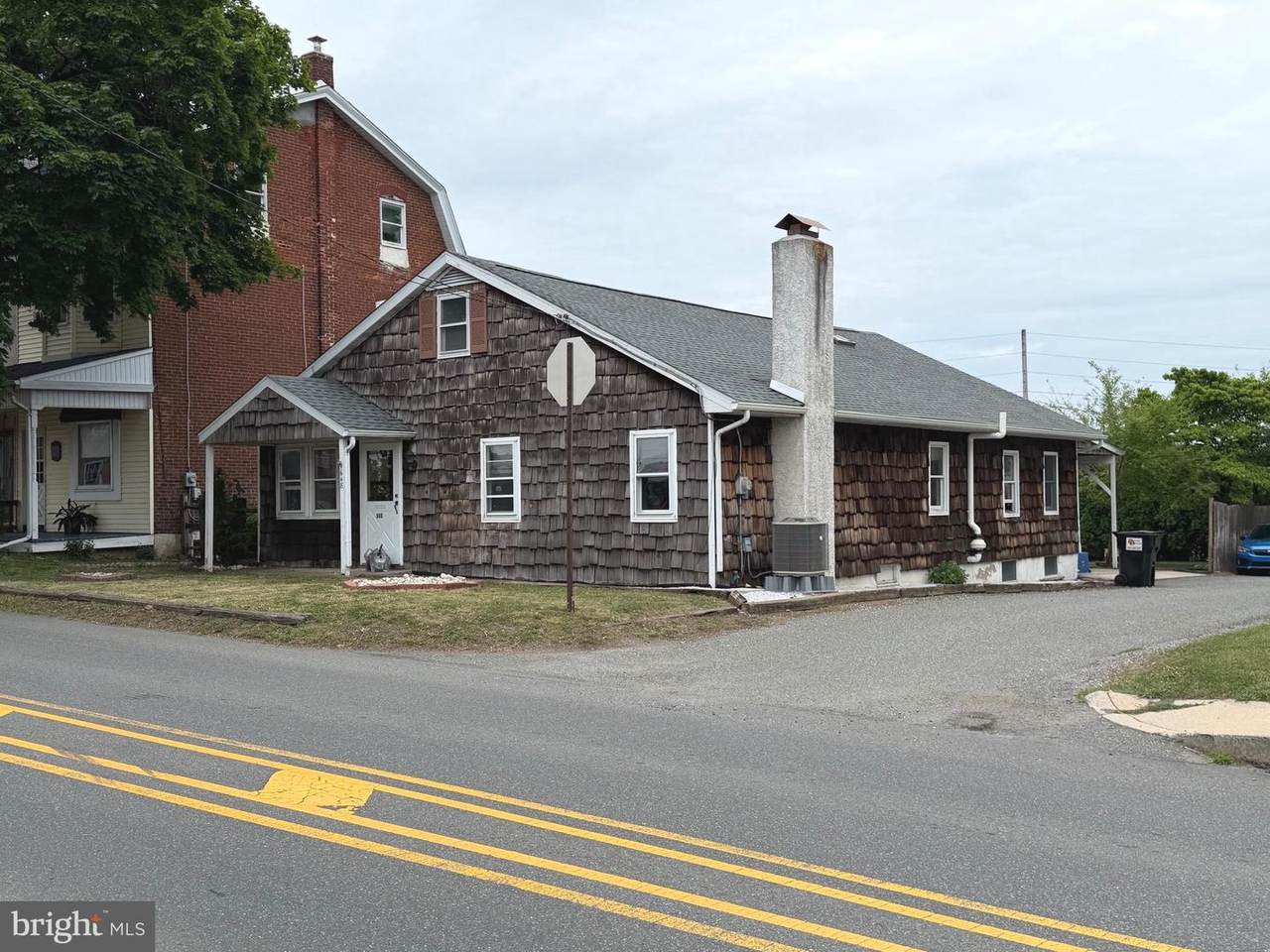 648 Reading Avenue - Photo 1
