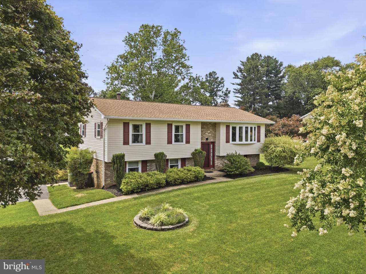 8 Fairhill Road - Photo 1