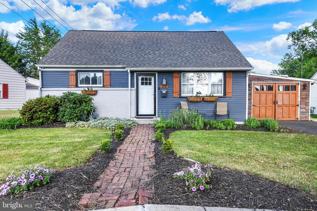 313 Charles Road - Photo 1