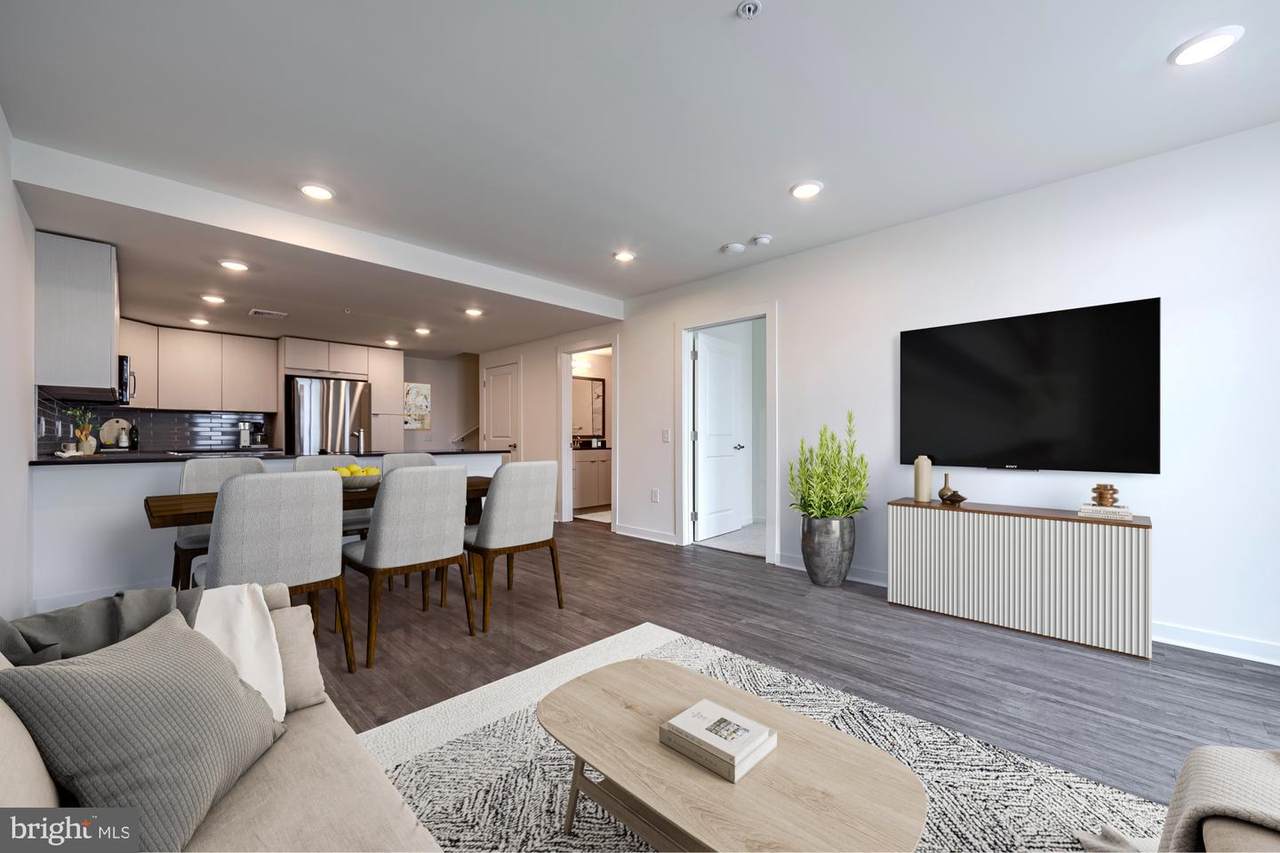 503-29 Columbus Boulevard - Photo 1