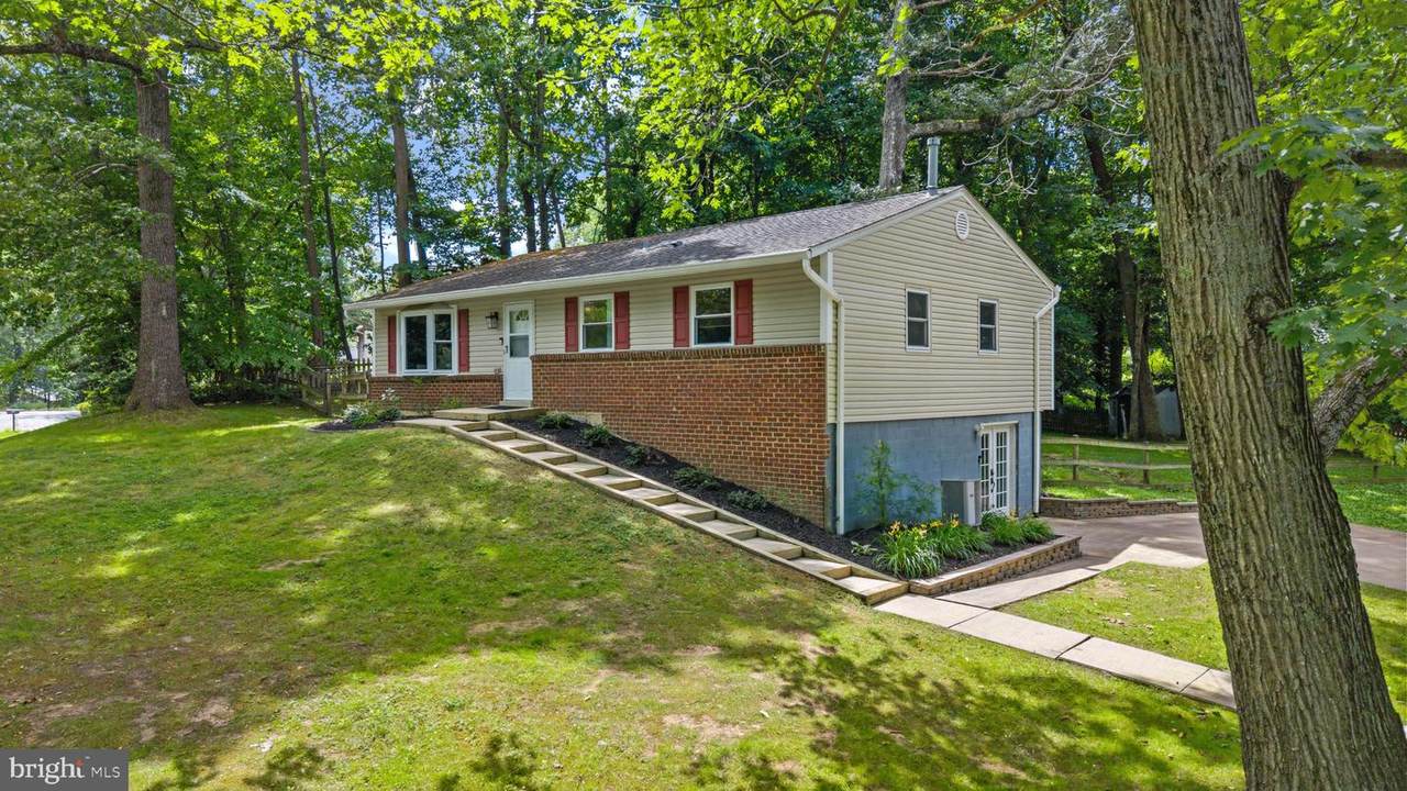 617 Wayward Drive - Photo 1