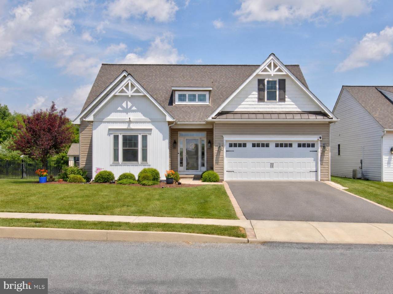 320 Greenwood Drive - Photo 1