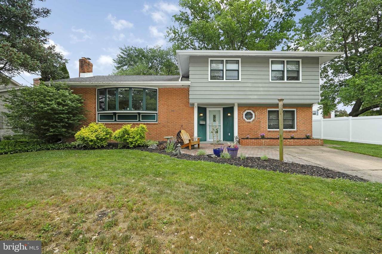157 Brentwood Drive - Photo 1