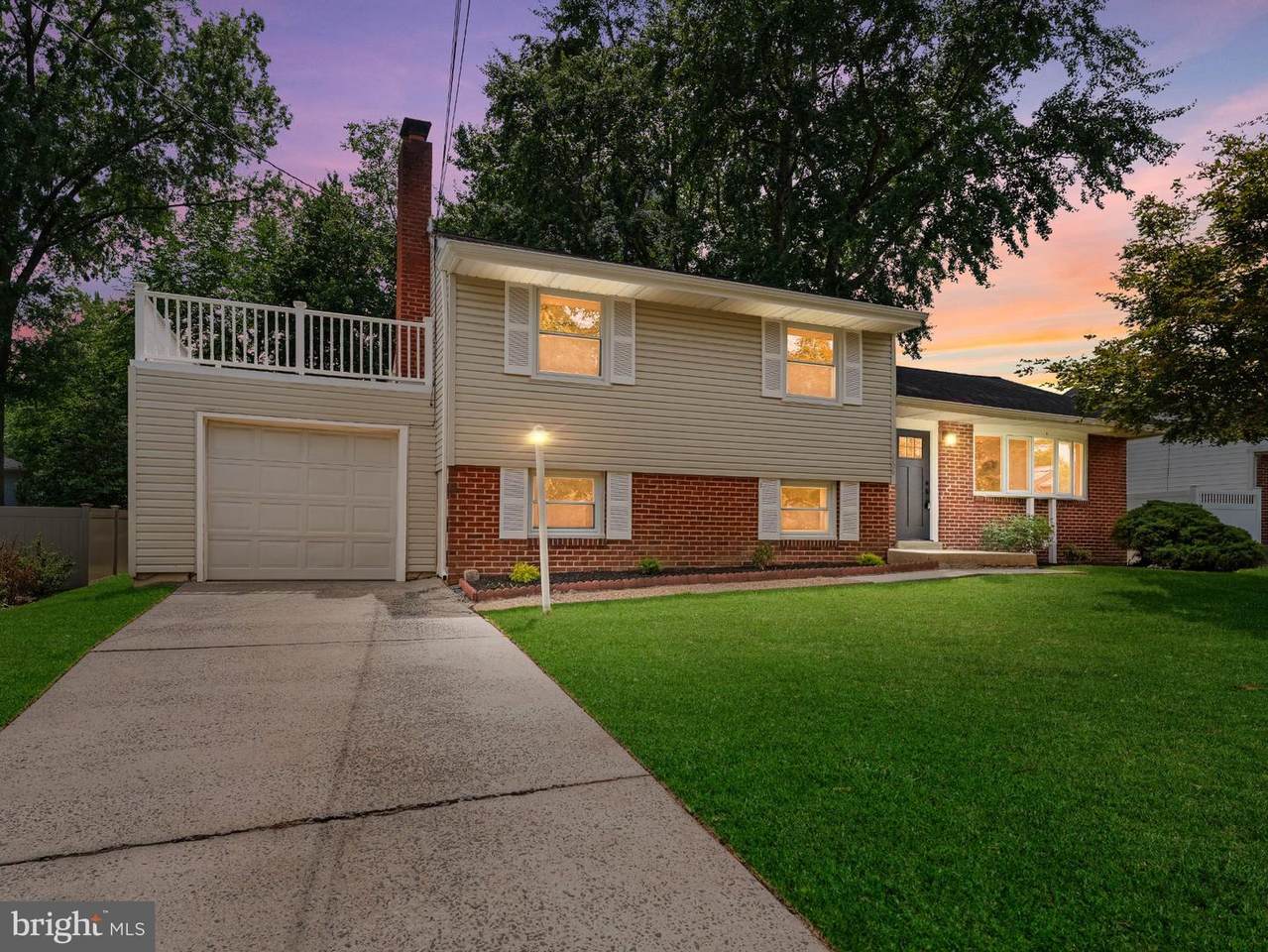 406 Yorkshire Road - Photo 1