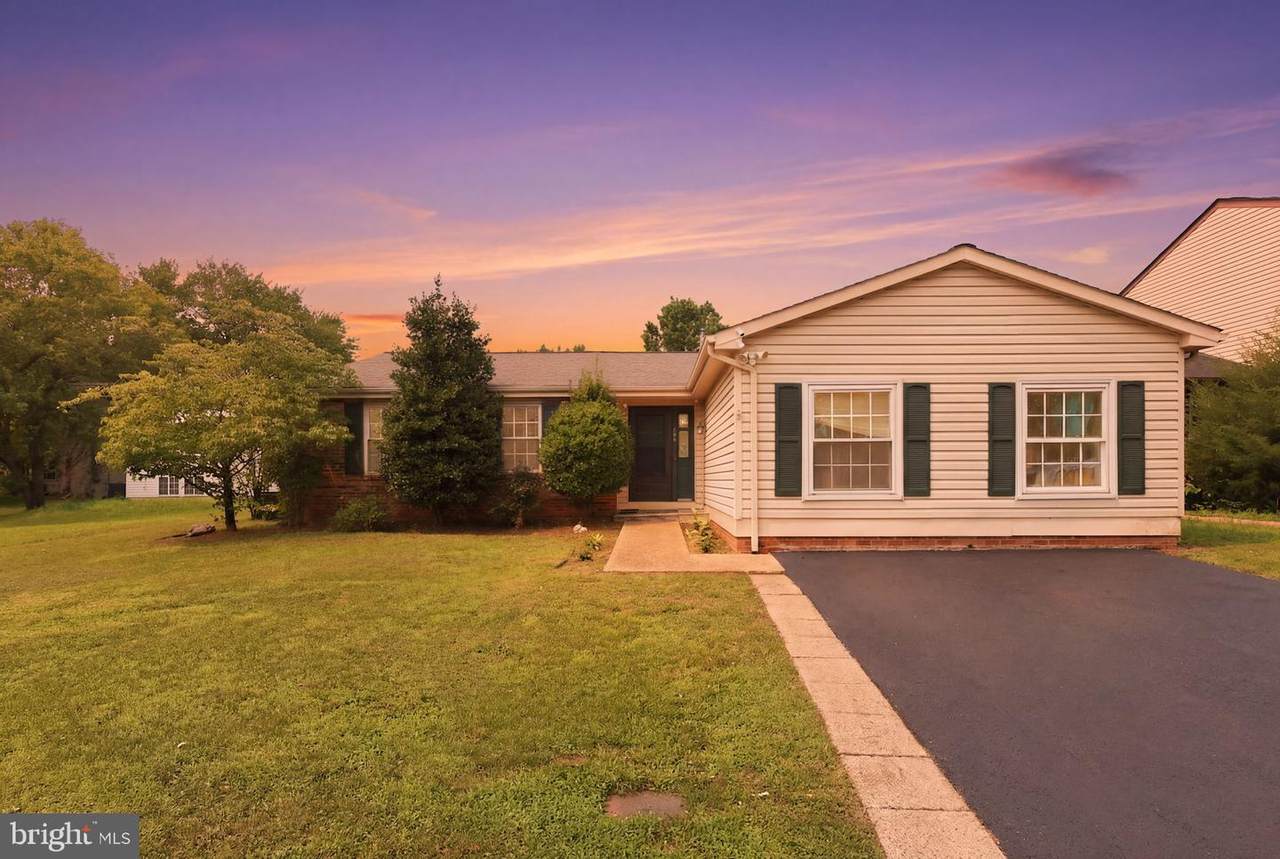 10221 Foxborough Court - Photo 1