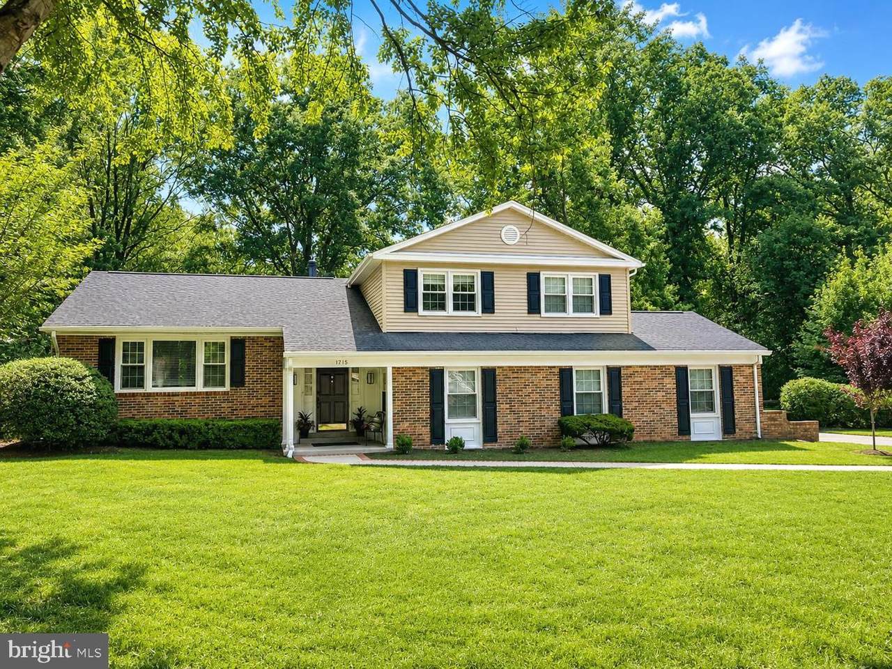 1715 Fox Run Court - Photo 1