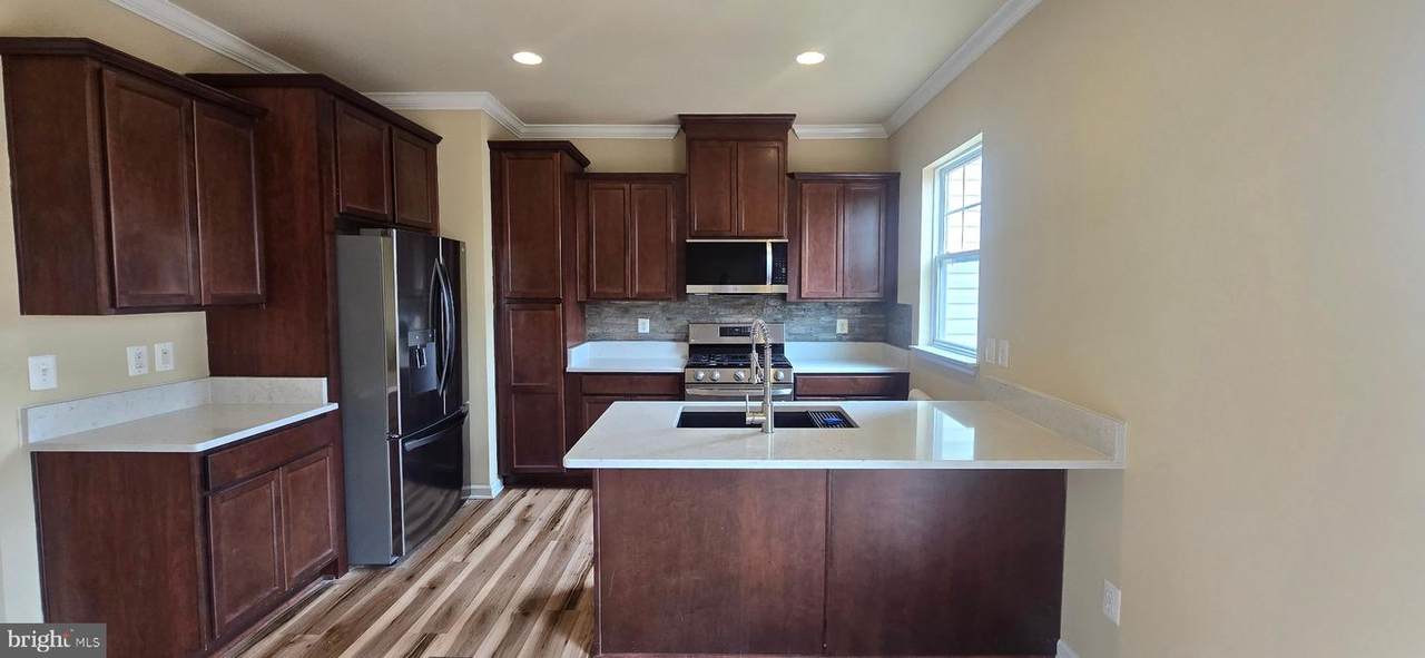 103 Argyle Court - Photo 1