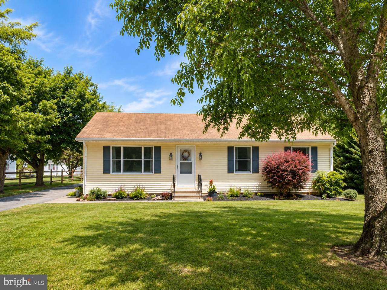 21120 Green Lane - Photo 1