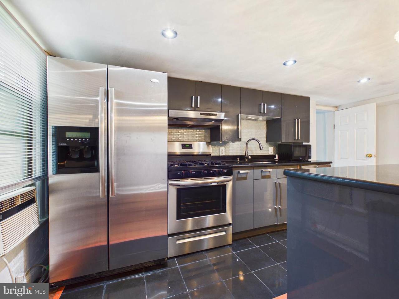  1409 MONROE Street - Photo 1