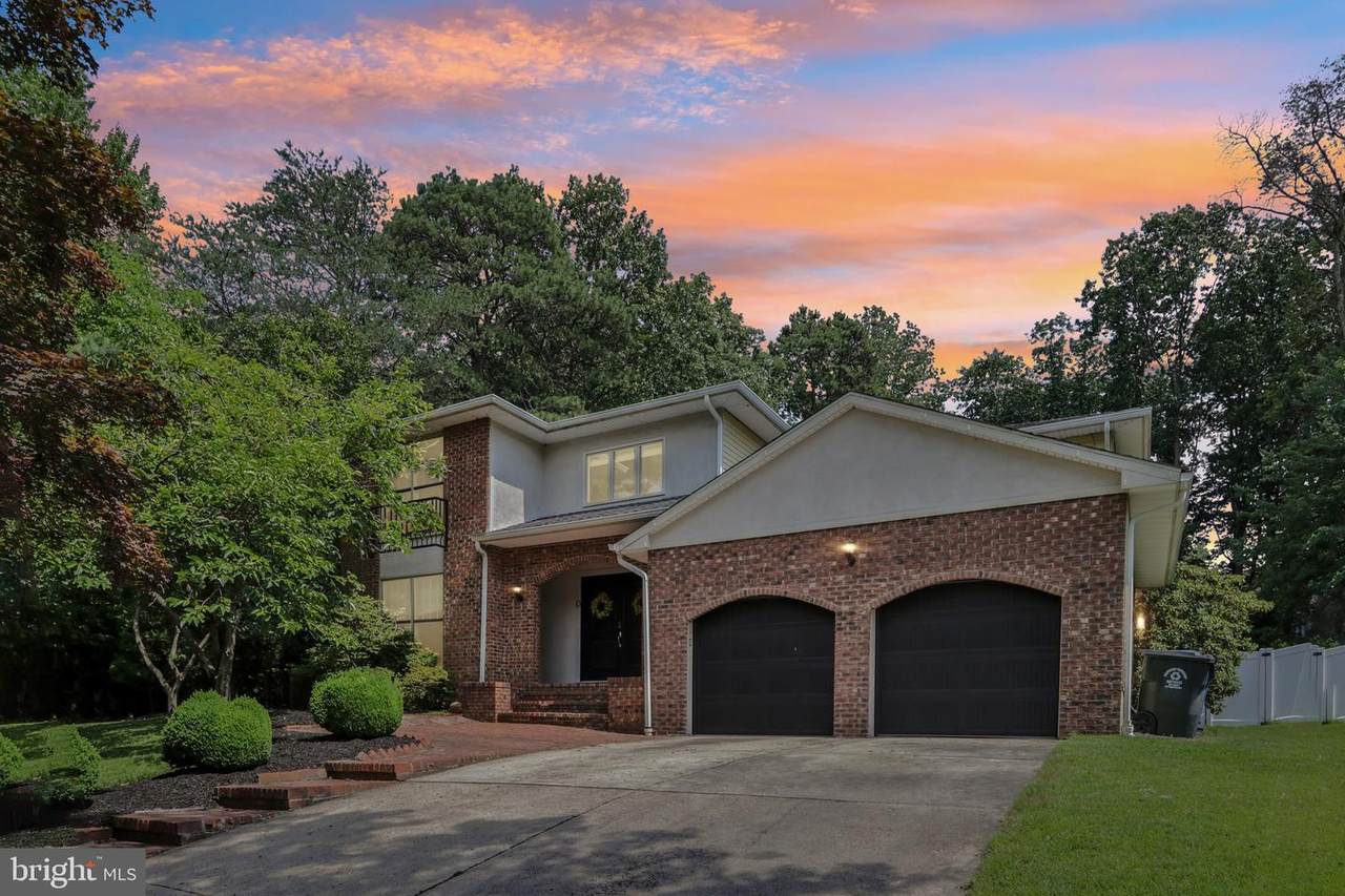 10 Red Oak Drive - Photo 1
