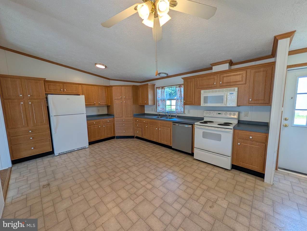 216 Garner Drive - Photo 1