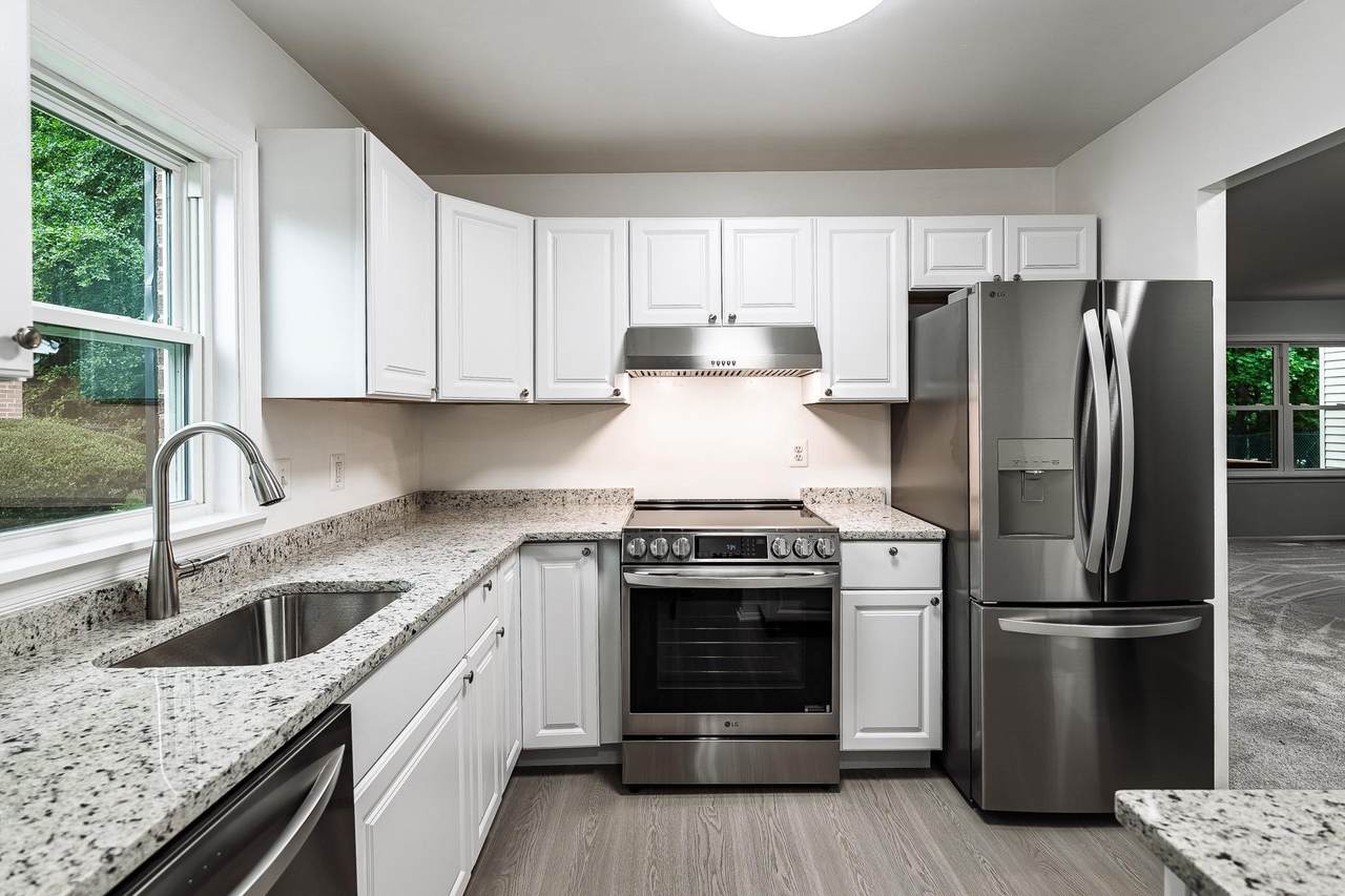15116 Laurel Oaks Lane - Photo 1