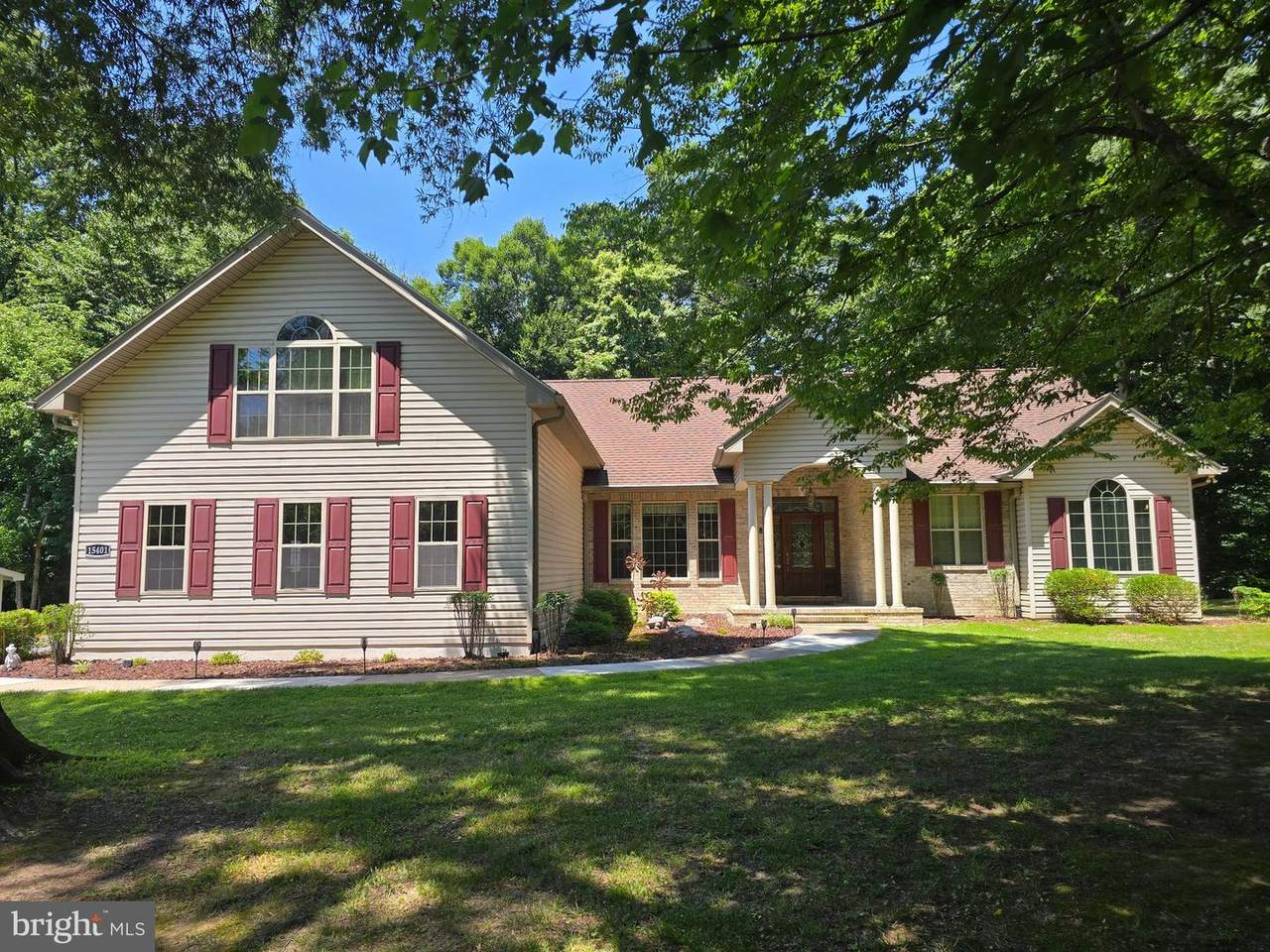 15401 Jamies Way - Photo 1