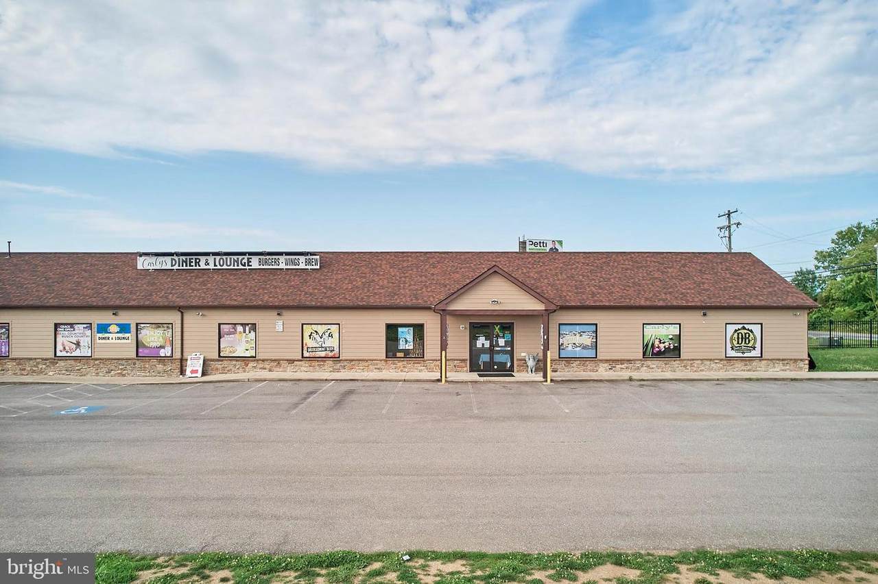 4922 Williamsport Pike - Photo 1