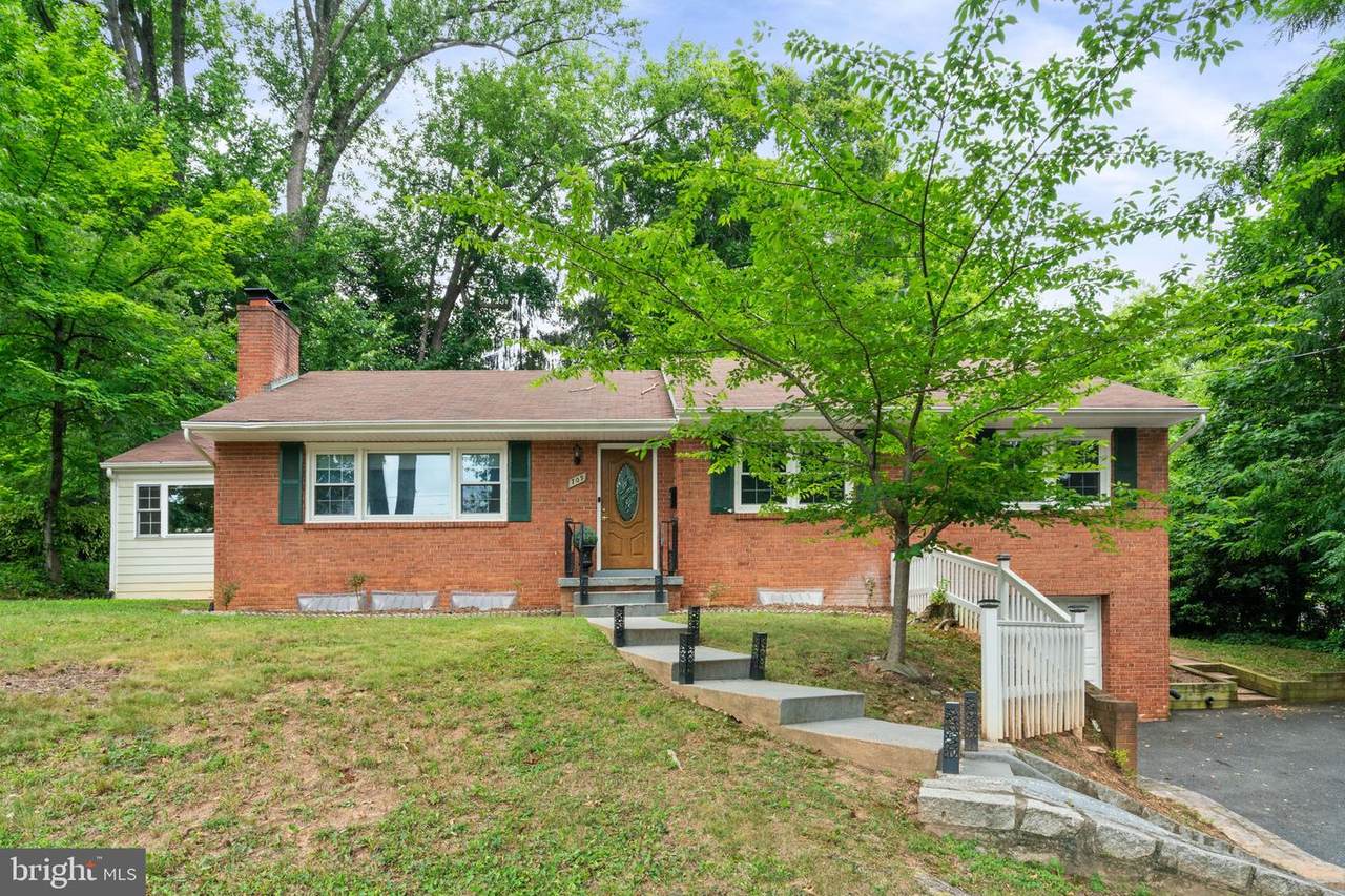 709 Broad Street - Photo 1