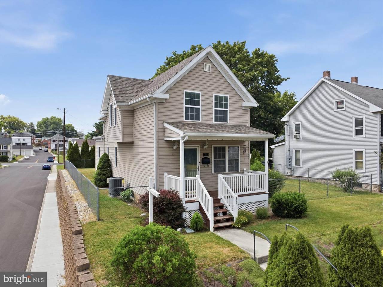 631 Maryland Avenue - Photo 1