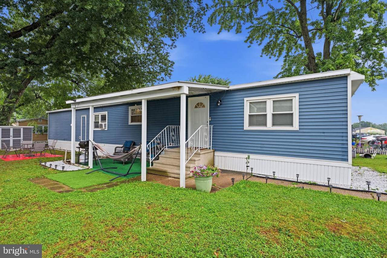 228 Johnson Drive - Photo 1