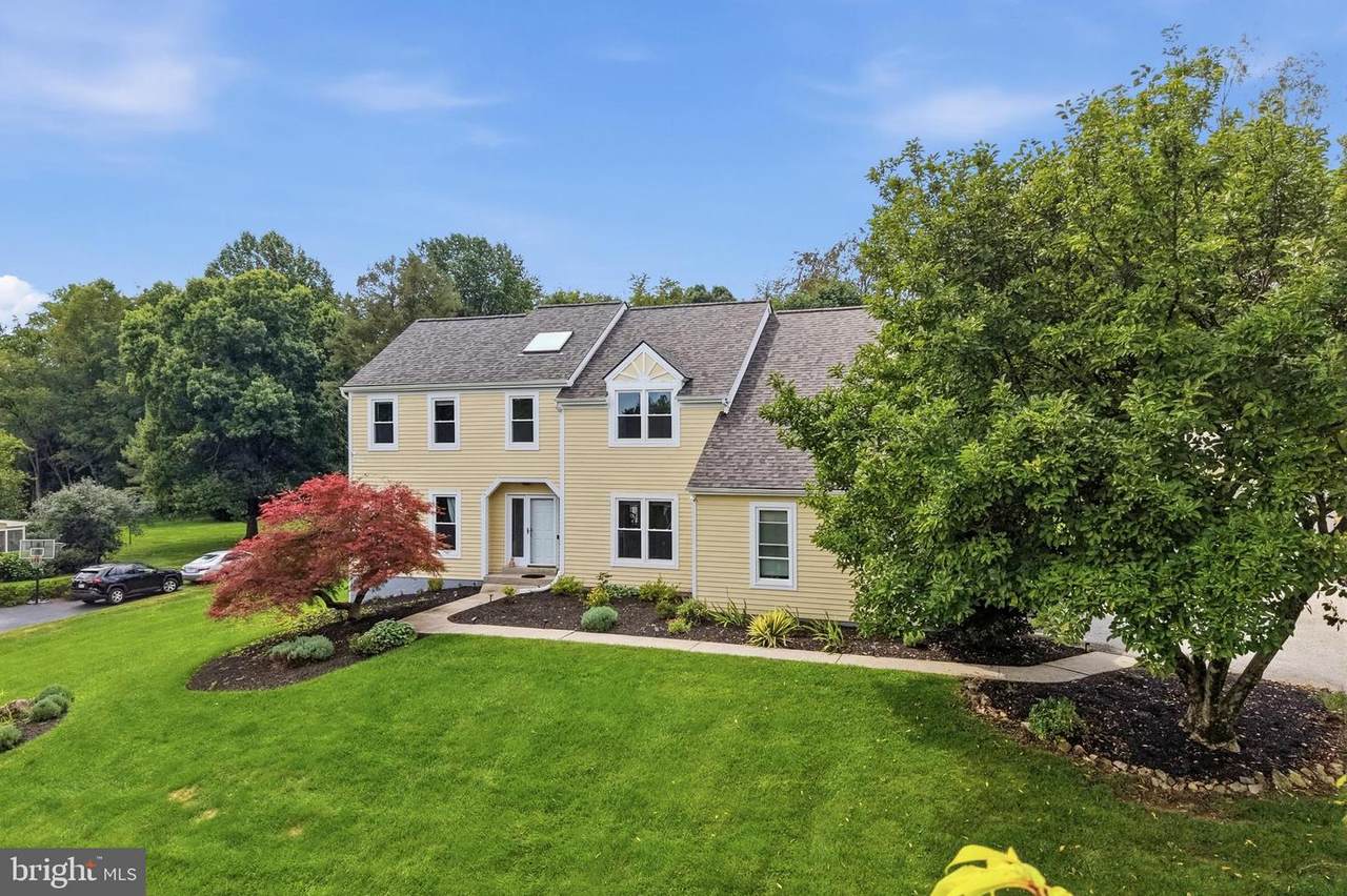 422 Saddlebrook Circle - Photo 1