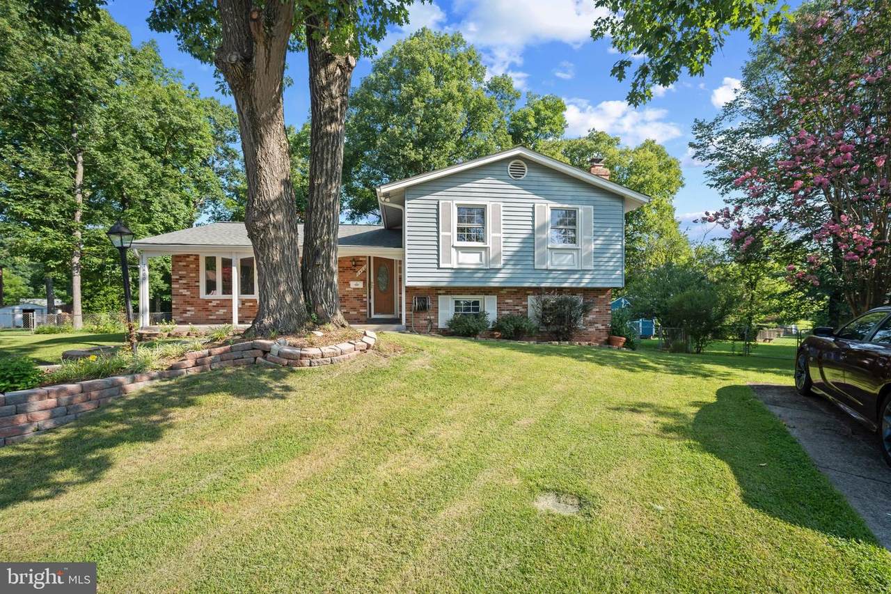 7400 Fenwood Court - Photo 1