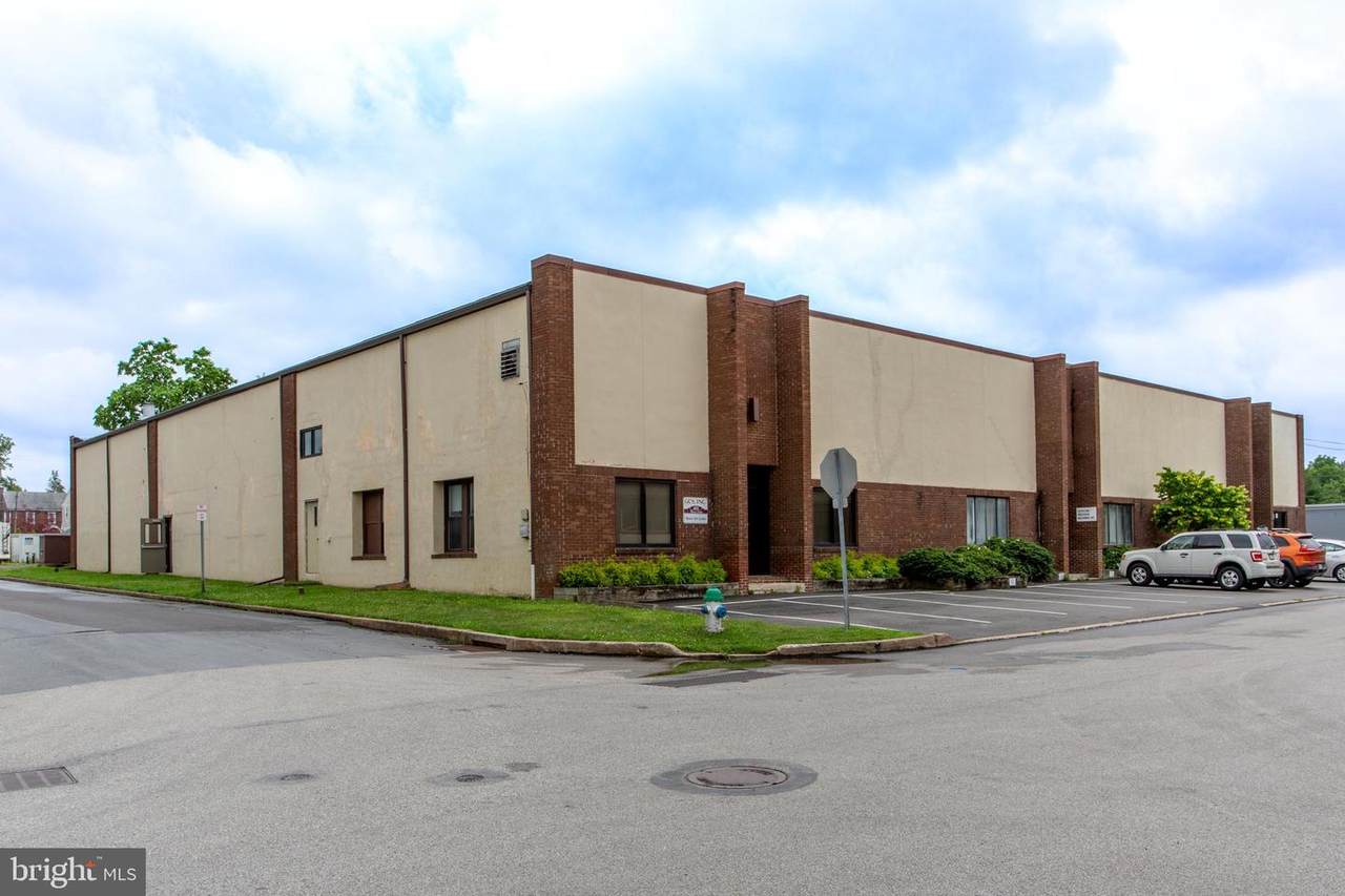 403 Elm Avenue - Photo 1
