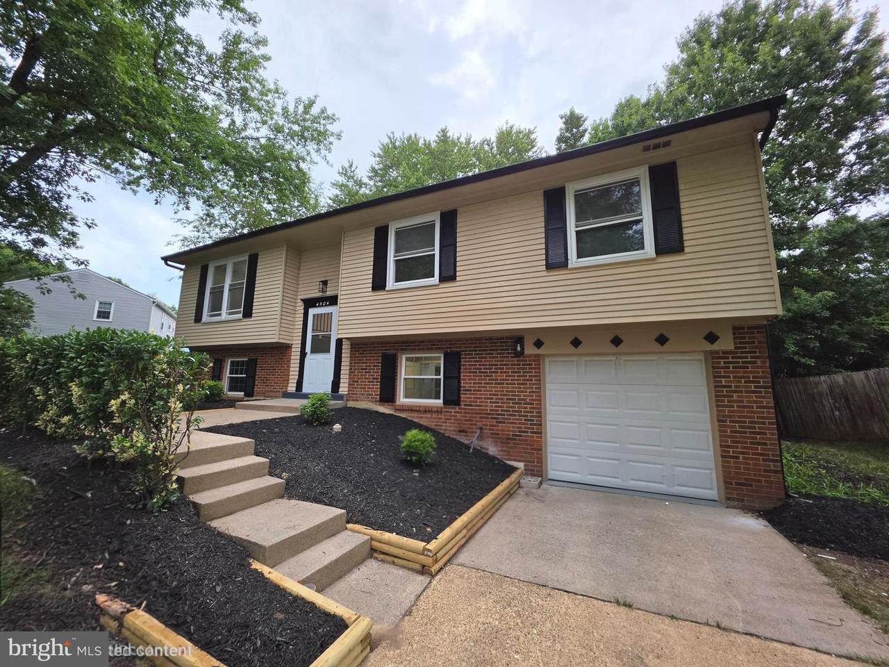4504 Lantern Place - Photo 1