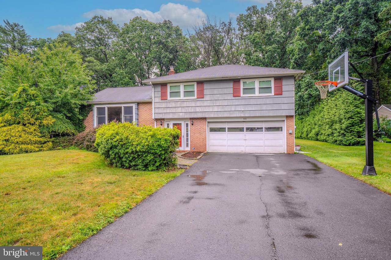 318 Oak Lane - Photo 1