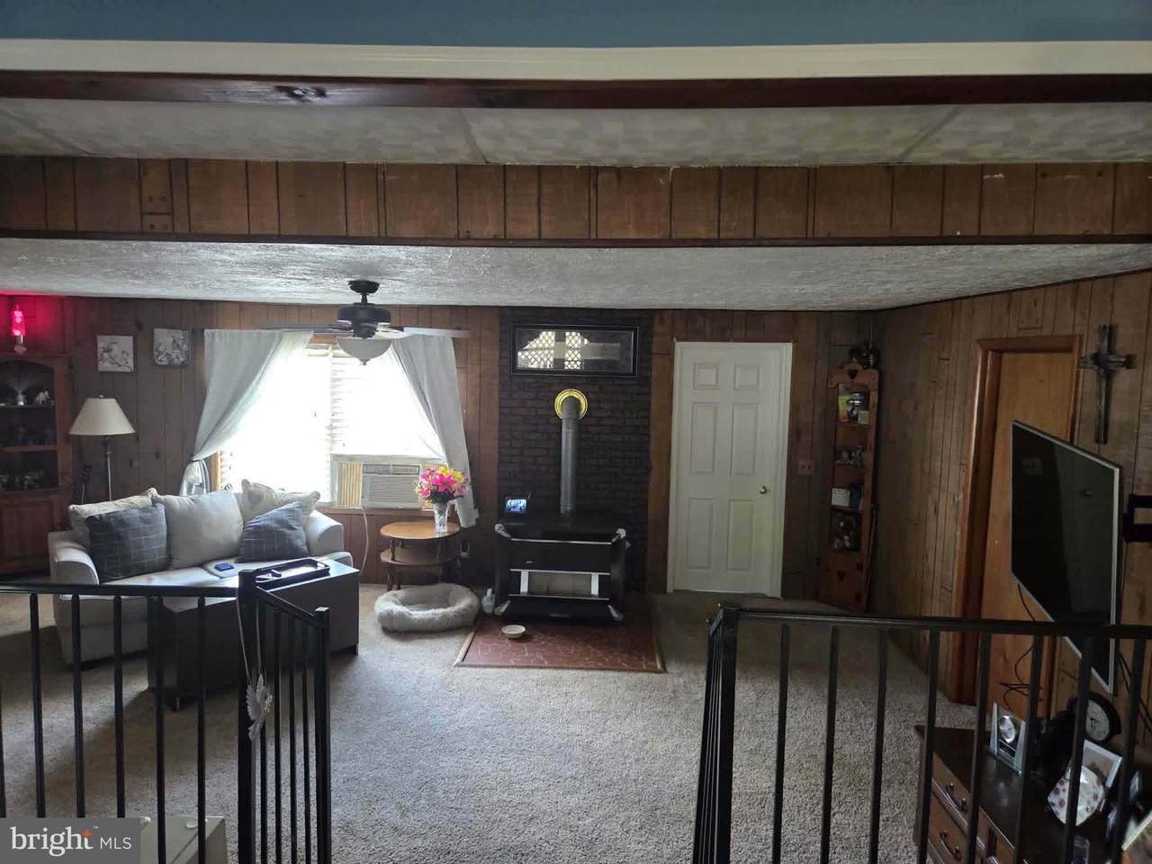 702 Dollar - Photo 1