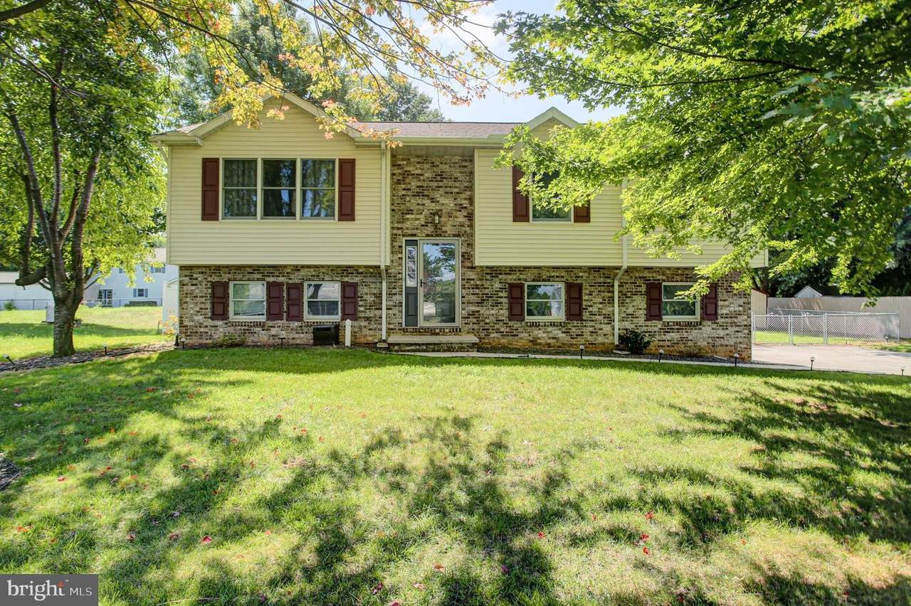 216 Hickory Lane - Photo 1
