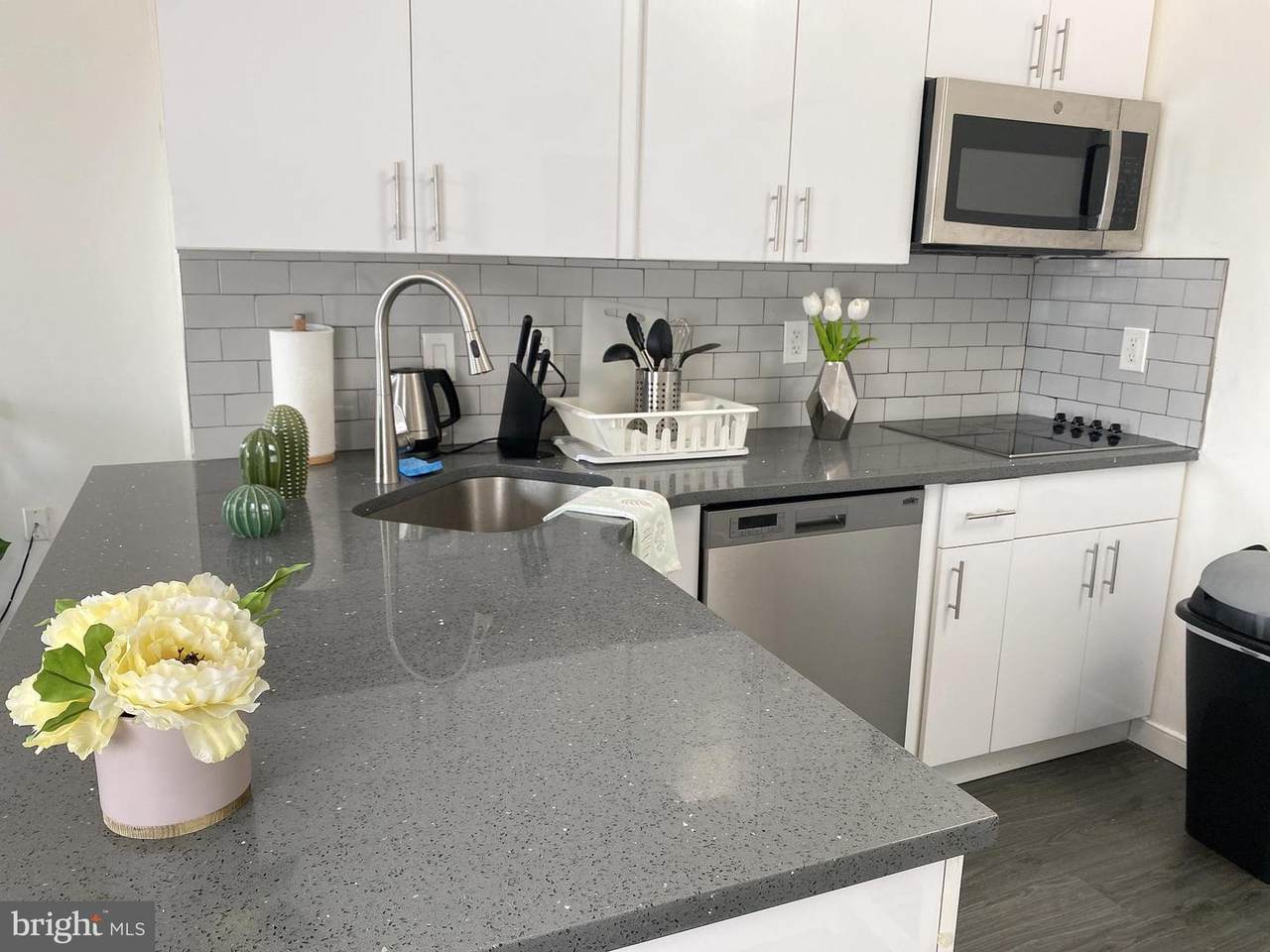 1725 Bainbridge Street - Photo 1
