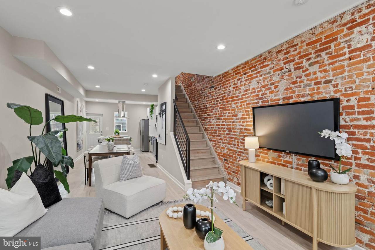1416 Dover Street - Photo 1