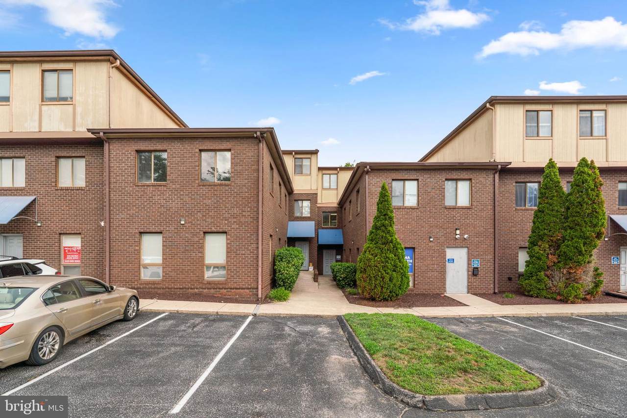 3219 Corporate Ct - Photo 1