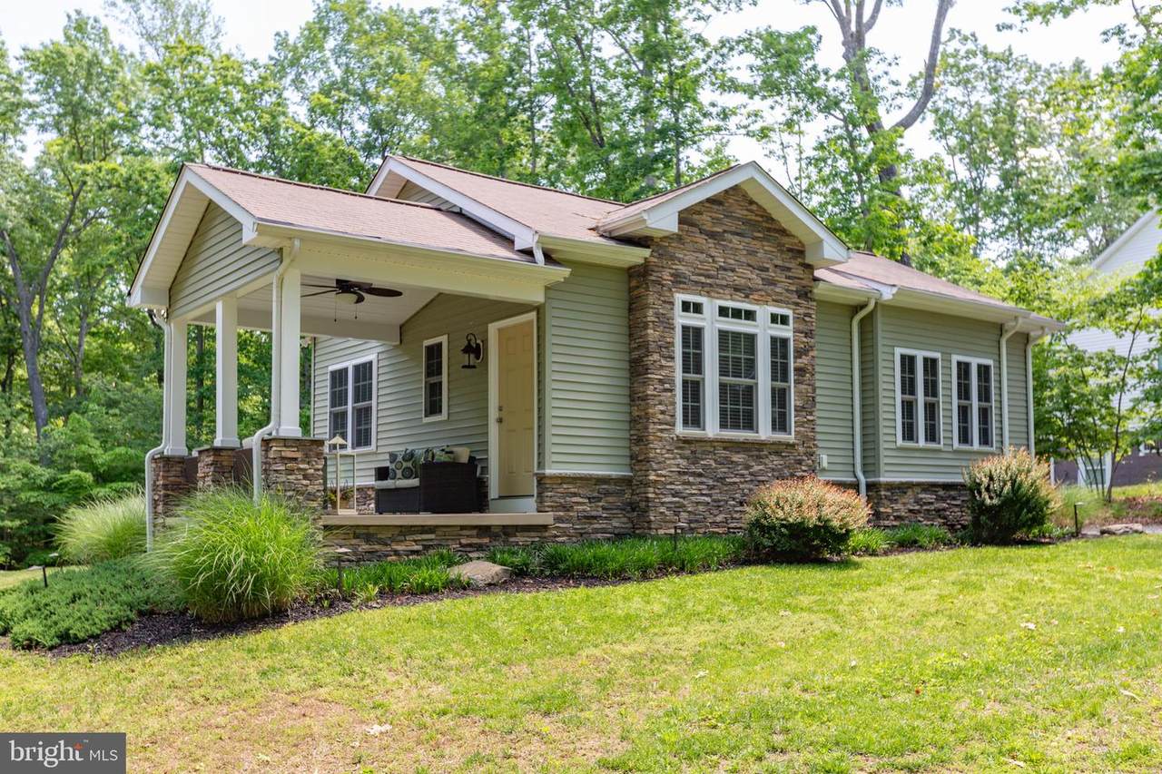 106 Bernie Cir - Photo 1