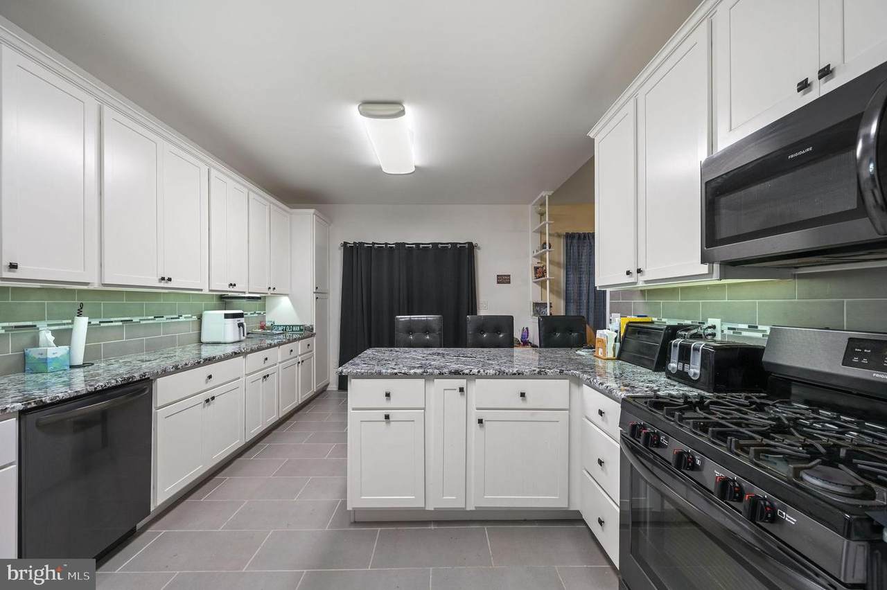 184 Carrington Drive - Photo 1