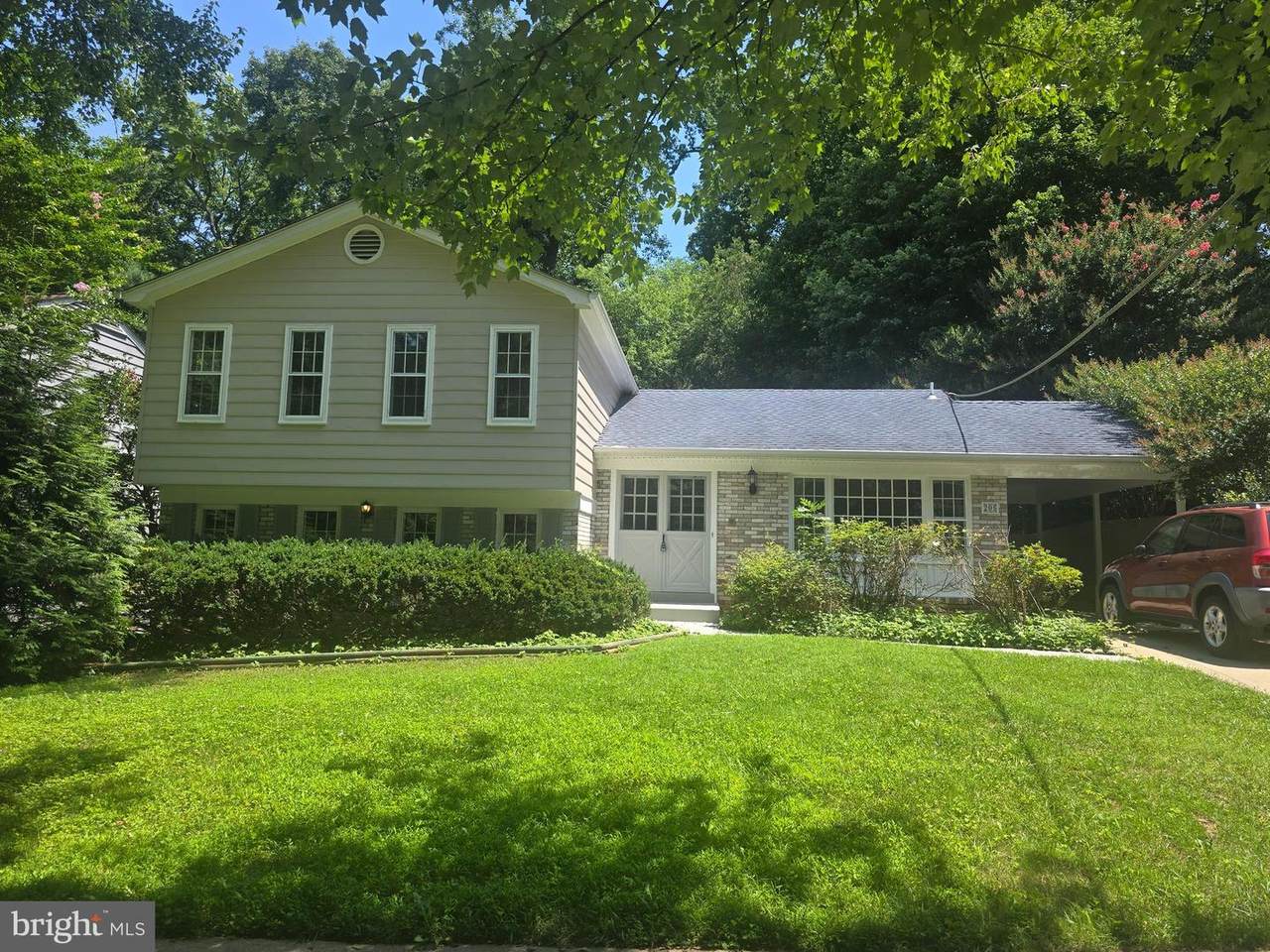 205 Nelson Street - Photo 1