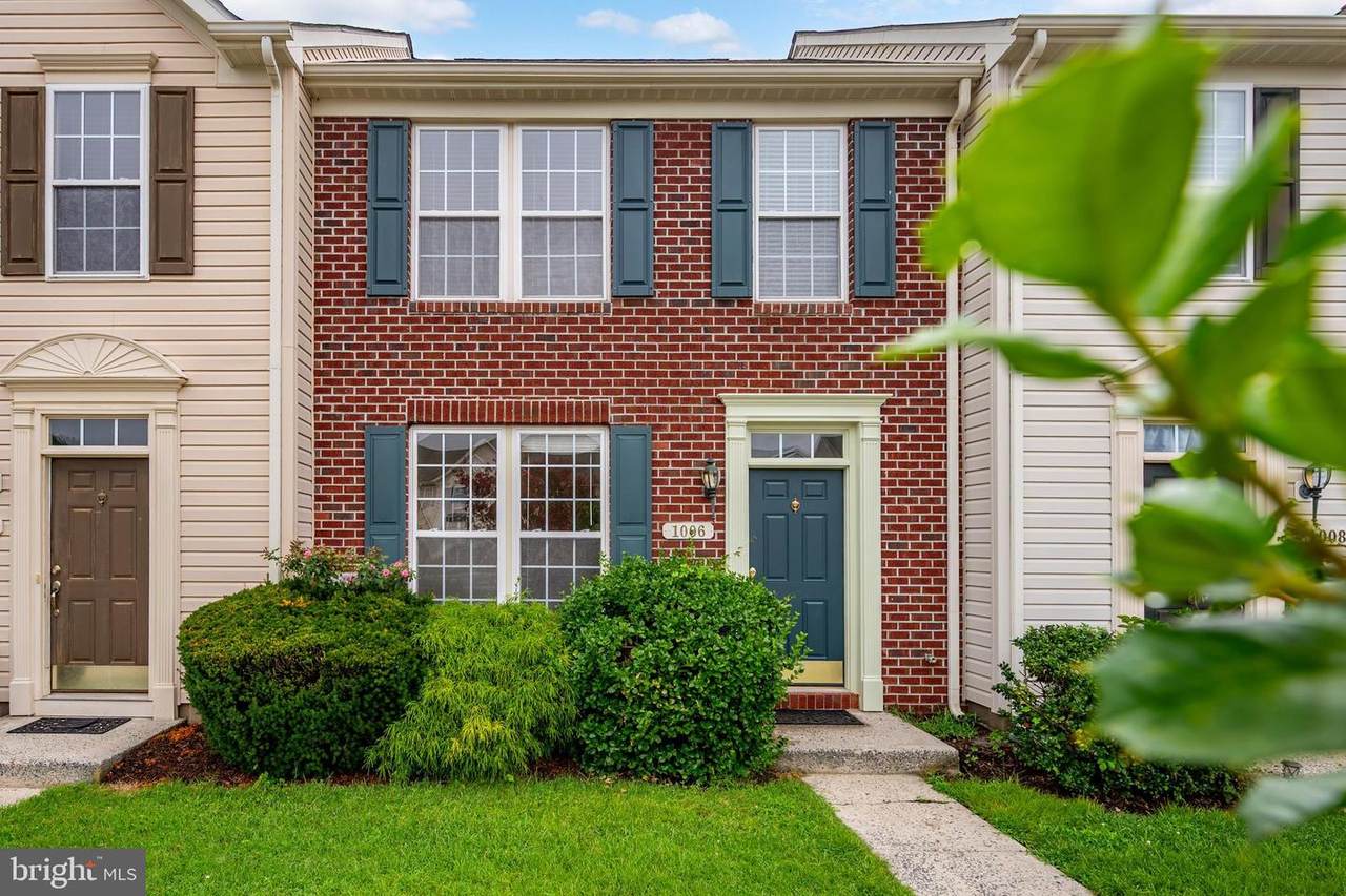1006 Meadow View Drive - Photo 1